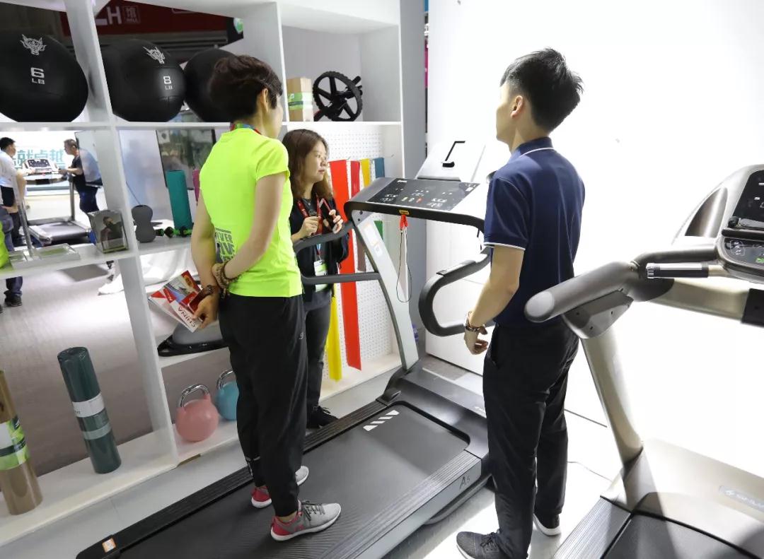 健身器材-球王会阿里语音智能A5跑步机 健身器材-球王会阿里语音智能A5跑步机